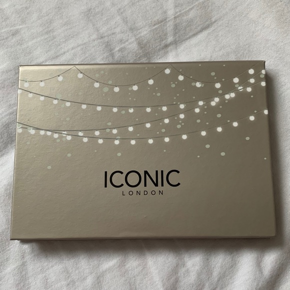 Iconic London blaze chaser face palette - Picture 2 of 3